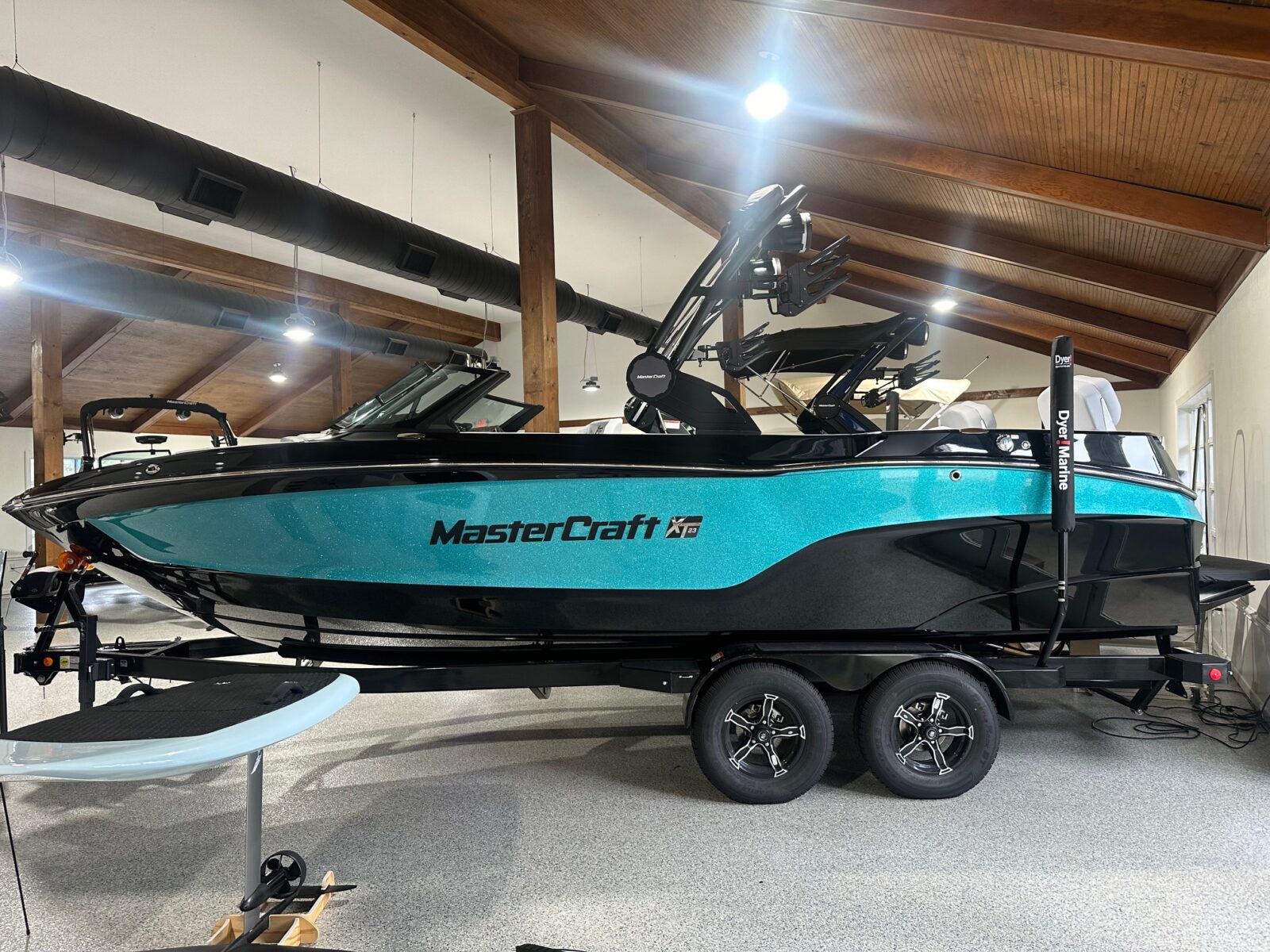 2025 MasterCraft XT23 [1] 1M25075